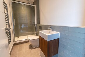 Sevenstays Ashford - 2BR Luxury Apartments