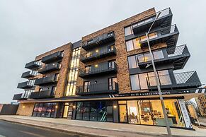 Sevenstays Ashford - 2BR Luxury Apartments