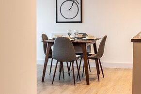 Sevenstays Ashford - 2BR Luxury Apartments