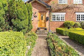 Beautiful Country Cottage for up to 8 People