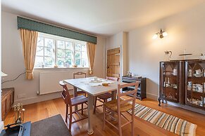 Beautiful Country Cottage for up to 8 People