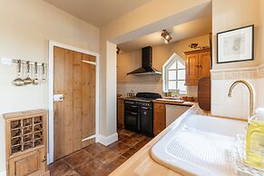 Beautiful Country Cottage for up to 8 People