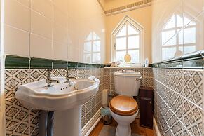 Beautiful Country Cottage for up to 8 People