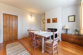 Beautiful Country Cottage for up to 8 People