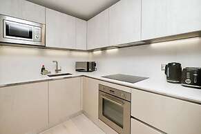 Brand New 1 Bed Apt - Seven Stays Bracknell