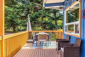 Mid-century Beach Cabin by Avantstay Walk to Beach