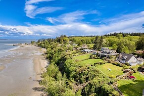 Colonial by the Sea by Avantstay Waterfront View