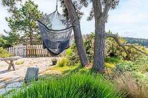 Sunlight Beach Getaway by Avantstay Views