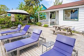 Sunlight Beach Getaway by Avantstay Views