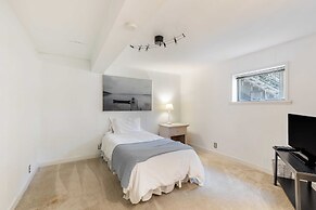 Eagles Watch by Avantstay Large Deck w/ Views