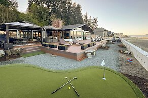 Oceanfront w/ Game Room, Fire Pit, Panoramic Views Angels Landing by A