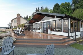Oceanfront w/ Game Room, Fire Pit, Panoramic Views Angels Landing by A