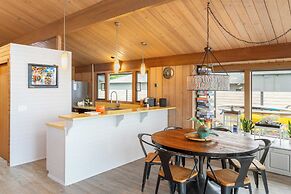 Oceanfront w/ Game Room, Fire Pit, Panoramic Views Angels Landing by A