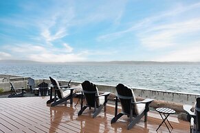 Oceanfront w/ Game Room, Fire Pit, Panoramic Views Angels Landing by A