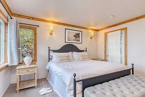 Cove Cottage by Avantstay Waterfront Views + Spa