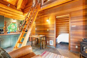 Penn Cove Overlook by Avantstay Cabin w/ Views