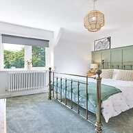 Host Stay Waterleap Cottage