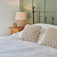 Host Stay Waterleap Cottage