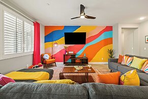 Kaleidoscope by Avantstay Colorful Escape + Pool