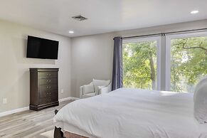 Amber Refresh by Avantstay Pool and Hot Tub