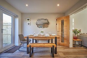 Host Stay Sunflower Cottage