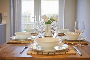 Host Stay Sunflower Cottage