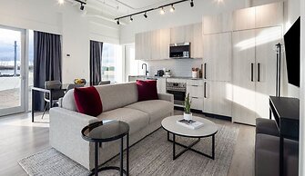 Steveston Waterfront Hotel