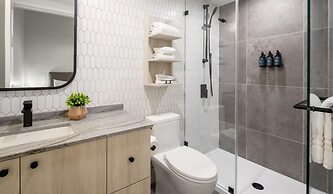 Steveston Waterfront Hotel