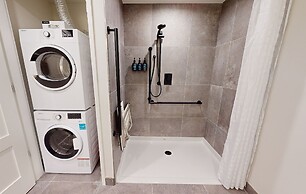 Steveston Waterfront Hotel