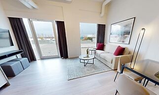 Steveston Waterfront Hotel