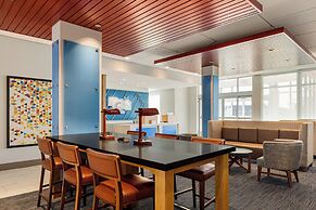 Holiday Inn Express & Suites Hayward - Castro Valley by IHG