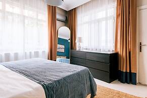 Modern Spacious Flat w Balcony 5 min to Taksim