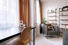 Modern Spacious Flat w Balcony 5 min to Taksim