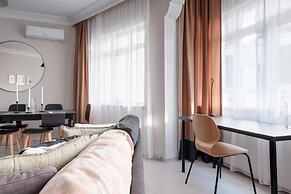 Modern Spacious Flat w Balcony 5 min to Taksim