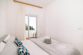 The Rooftop Apartment with Sea view