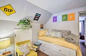 Autumn Leaves, Winter Skis & Board Games: A North