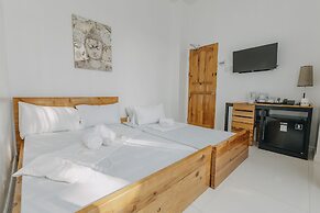 The Marc Vannelli Oslob