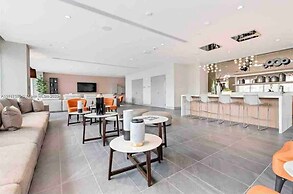 Apartment At Downtown Doral