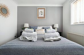 Get Away Home With Hot Tub Sleeps 4