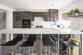 Get Away Home With Hot Tub Sleeps 4