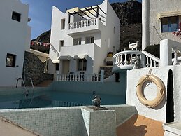 Junior Villa for up to 10 Vacationers Full View