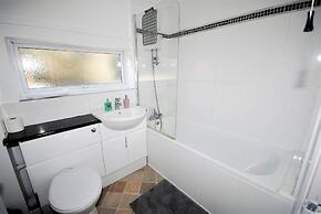 Get Away Home With Hot Tub Sleeps 7