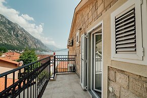 Spacious 4BR Beach House, Fantastic Sea Views