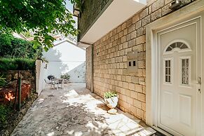 Spacious 4BR Beach House, Fantastic Sea Views