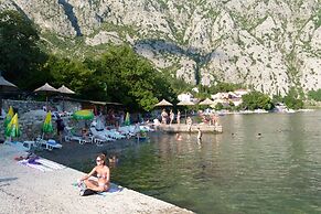 Spacious 4BR Beach House, Fantastic Sea Views