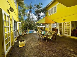 Luxury 5-bed Villa in Tobago The Big Yellow House