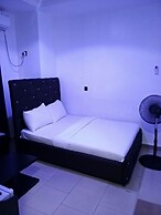 SMD Hotel and Suites