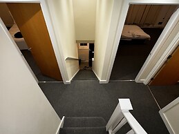 Stunning 5-bed House in Peterborough, Host 15 g