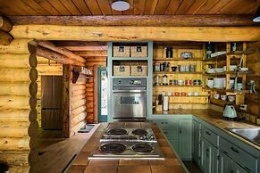 87sl - Starlink - Sauna - Pets Ok - Sleeps 8 2 Bedroom Cabin by RedAwn