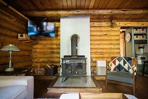 87sl - Starlink - Sauna - Pets Ok - Sleeps 8 2 Bedroom Cabin by RedAwn